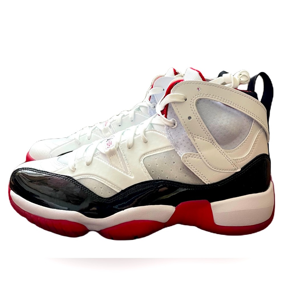 Nike Men’s Jumpman Two Trey shoes in Wihte. Size 10/DO1925-106. ORIGINAL.